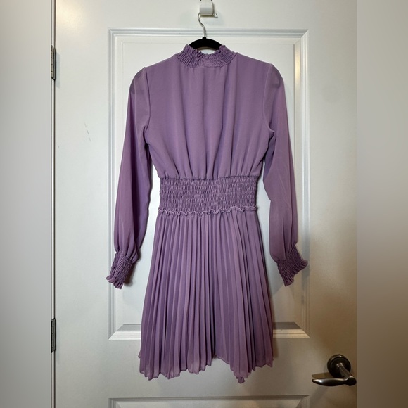 π Ethereal Lavender Pleated Mini Dress - Smocked Waist & Ruffle Detail - Size L - Picture 3 of 9